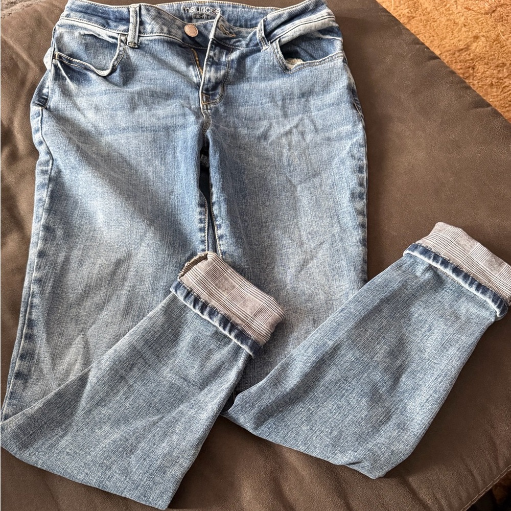 Maurices Light Blue Mid Rise Jeggings size Med Reg